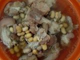 莲藕黄豆猪脚汤