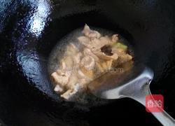 包菜肉丝焖饼的做法图解2