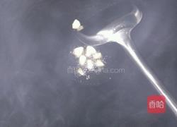 荷兰豆炒肉的做法图解2