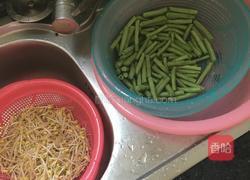 豆角焖面的做法图解2