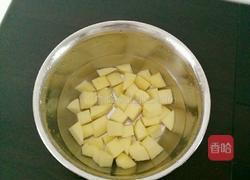 土豆炖豆角的做法图解2