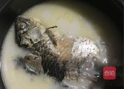 鲫鱼苦瓜豆腐汤的做法图解5