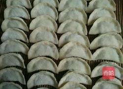 煮冻水饺（山芹菜猪肉馅）的做法图解3