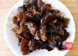 木耳炒鸡蛋的做法图解2