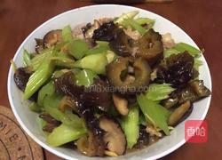 海参炒西芹瘦肉的做法图解3