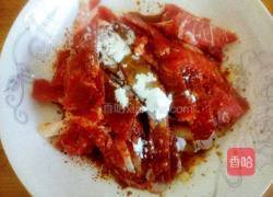 洋葱炒肉的做法图解2
