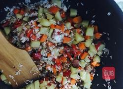 土豆胡萝卜腊肉焖饭的做法图解16