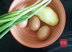土豆鸡蛋饼的做法图解1