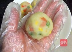 奶香什锦土豆球的做法图解4