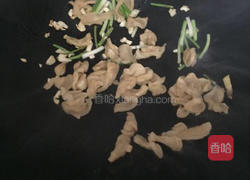 罗卜干炒肥肠的做法图解3