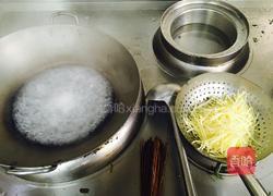 野菜花炒土豆丝（独家）的做法图解2