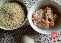 皮蛋瘦肉粥的做法图解1