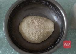 牛奶杂粮饼的做法图解1