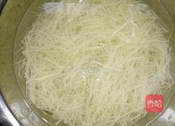 凉拌土豆丝的做法图解1