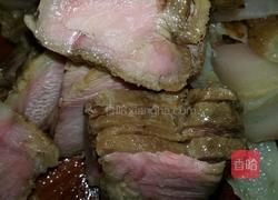 洋葱炒腌肉的做法图解2