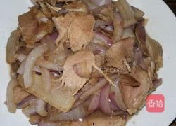 洋葱炒腌肉的做法图解5