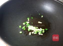 翠 绿 萝卜 汤的做法图解5
