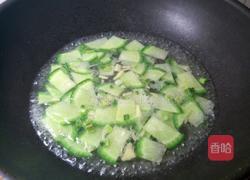 翠 绿 萝卜 汤的做法图解8