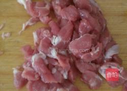 韭菜花炒肉的做法图解2