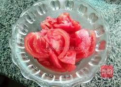 西红柿平菇炒午餐肉的做法图解1