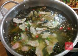 酸菜鲟魚片的做法图解3