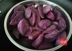 芝麻紫薯蒸饼的做法图解1