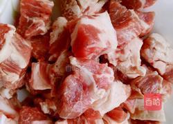 梅花肉炖豆腐米粉的做法图解1