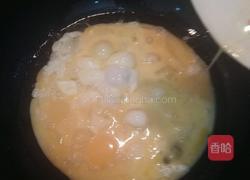 柿子椒炒蛋的做法图解3