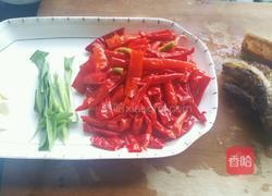 泡椒腊肉的做法图解1