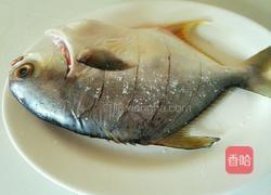 微波炉盐金昌鱼的做法图解2