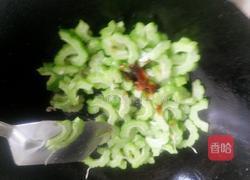 苦瓜炒鸡蛋的做法图解10