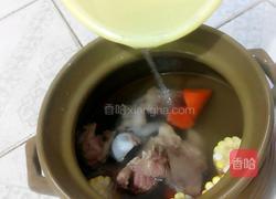 砂锅同骨玉米汤的做法图解5