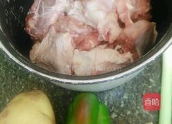鸡块炖土豆汤家常做法 MjUwX2MyOjEvM15yYjI6MS84XzE4MA