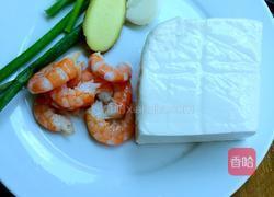 虾仁豆腐的做法图解1