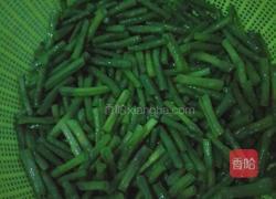 凉拌豇豆角的做法图解2
