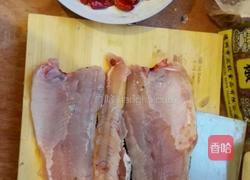 酸辣水煮黑鱼的做法图解1
