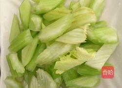 西芹百合的做法图解3