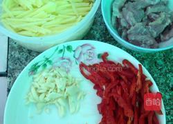 土豆丝炒瘦肉的做法图解2