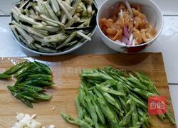 肉丝炒豆角茄子的做法图解2