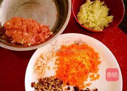 胡萝卜木耳香菇角瓜猪肉饺子馅的做法图解4