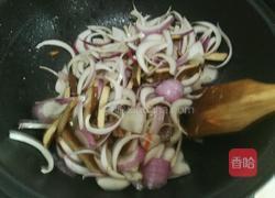 三丝炒洋葱的做法图解4