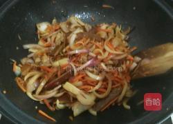 三丝炒洋葱的做法图解5