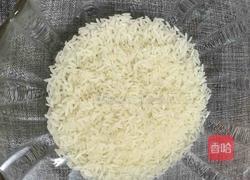 皮蛋瘦肉粥的做法图解1
