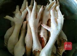 泡椒凤爪的做法图解1
