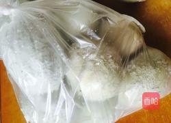 两步腌出油汪汪的咸鸭蛋的做法图解3