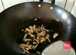 小鸡炖蘑菇的做法图解4