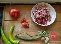 牛肉焖面的做法图解1