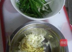 姜葱蒜炒蟹的做法图解2