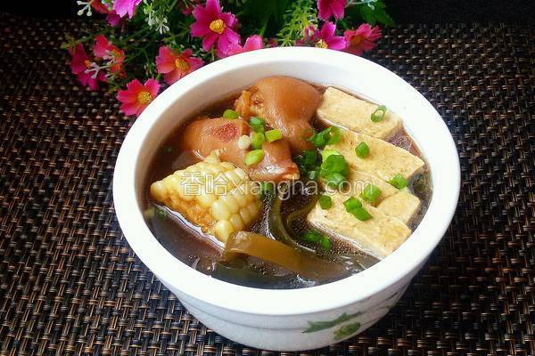 猪脚怎么做汤好吃又营养 NjAwX2MyXzQwMA