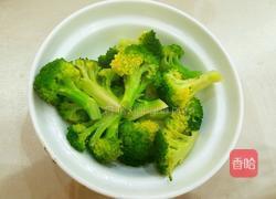 西蓝花炒虾仁的做法图解5